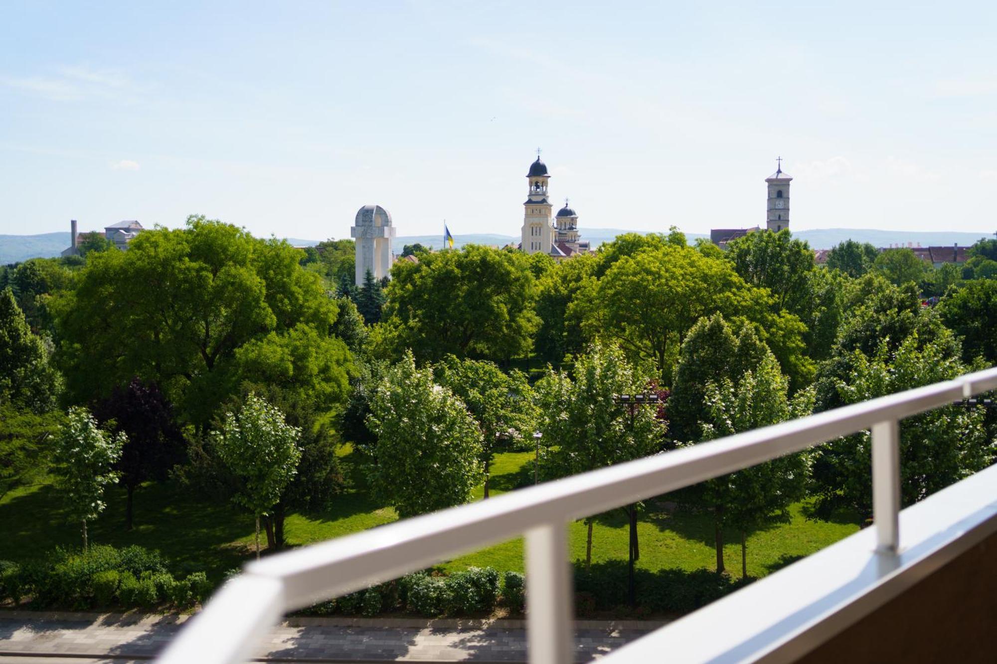 Pasiro Aparthotel Alba Iulia Esterno foto